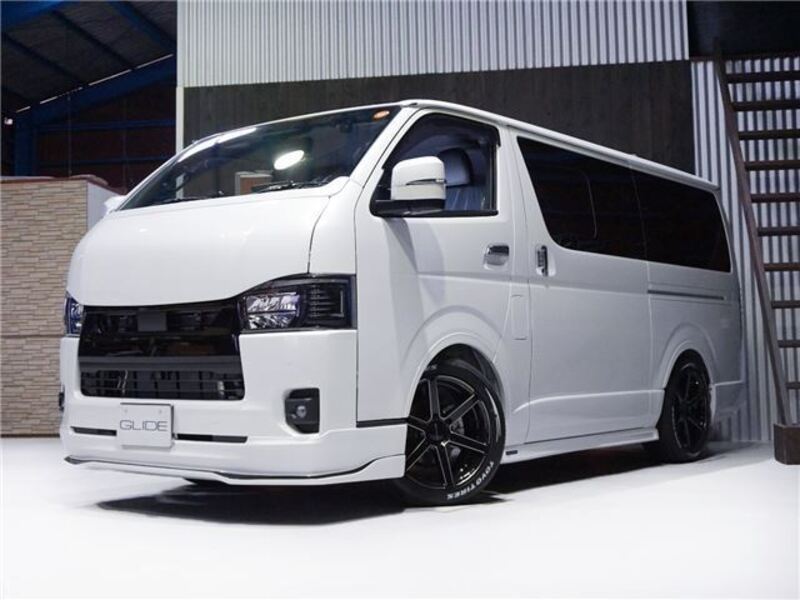 TOYOTA HIACE