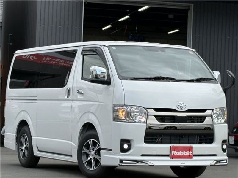 TOYOTA HIACE