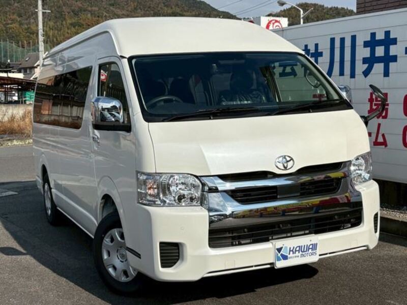 TOYOTA HIACE