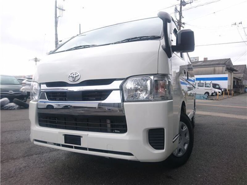 TOYOTA HIACE VAN