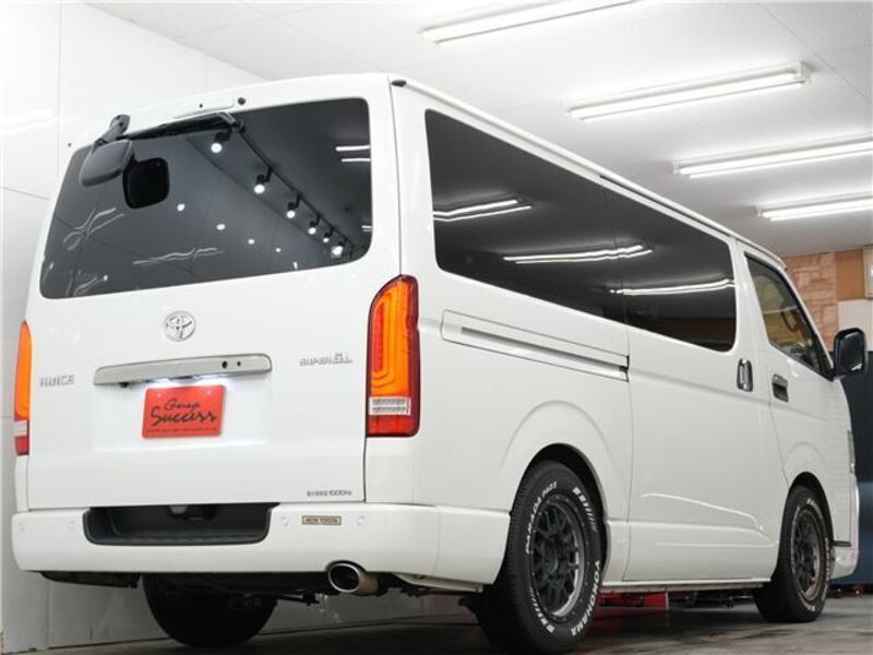 HIACE VAN