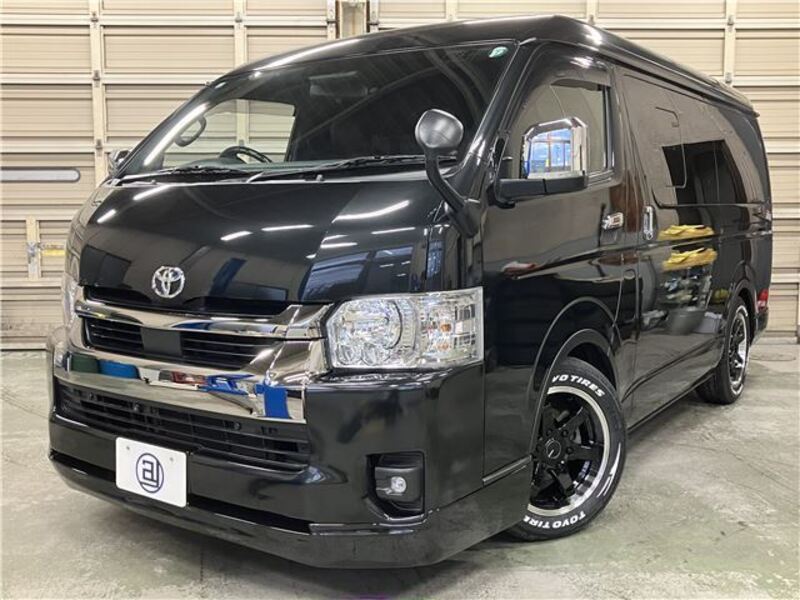 TOYOTA HIACE