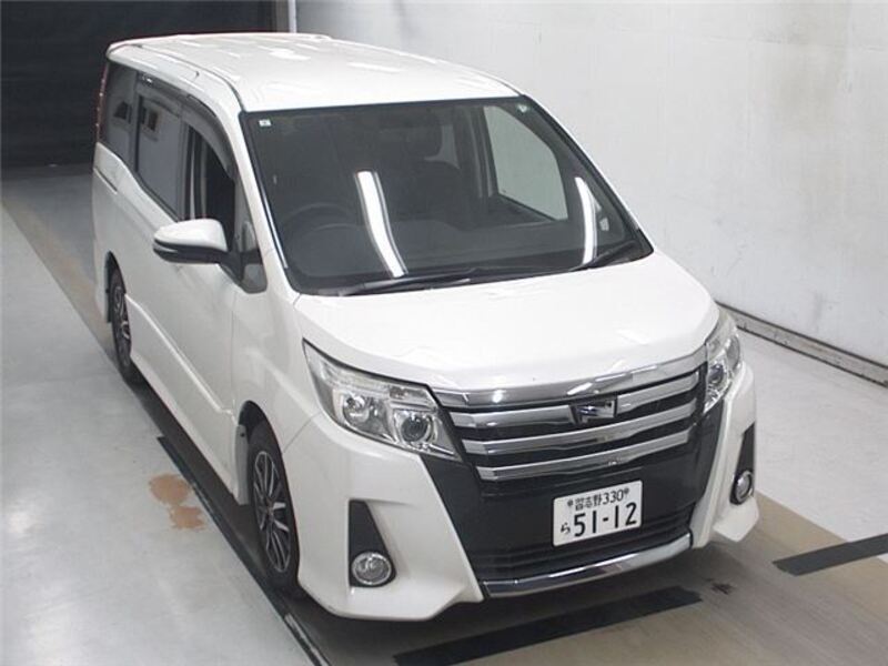 TOYOTA NOAH