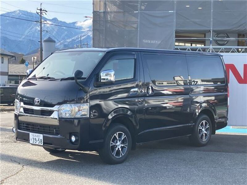 TOYOTA HIACE
