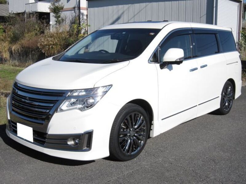 NISSAN ELGRAND
