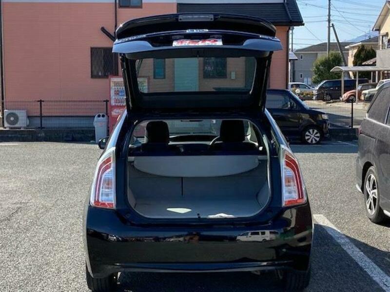 PRIUS-3