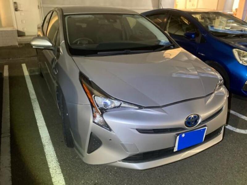 TOYOTA PRIUS