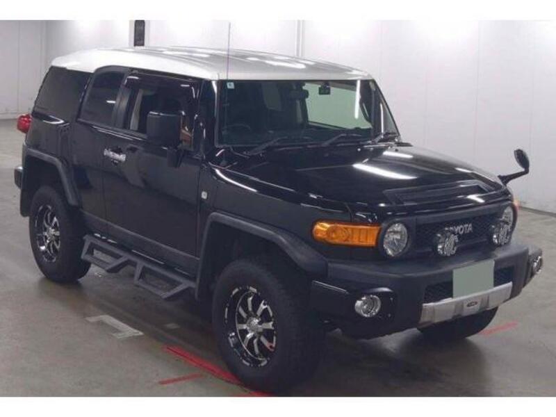 TOYOTA FJ CRUISER