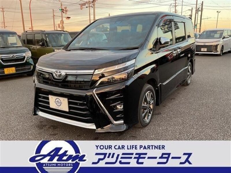 TOYOTA VOXY