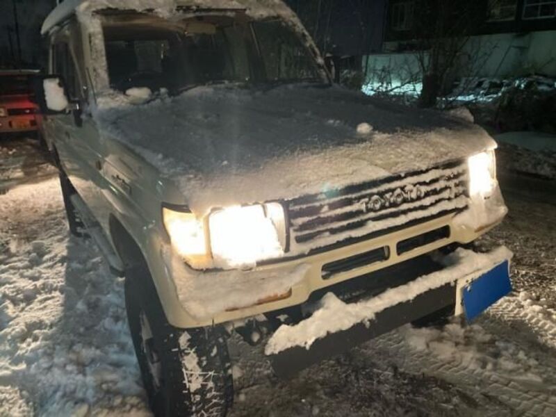 TOYOTA LAND CRUISER PRADO