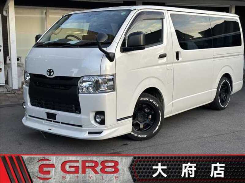 TOYOTA HIACE VAN