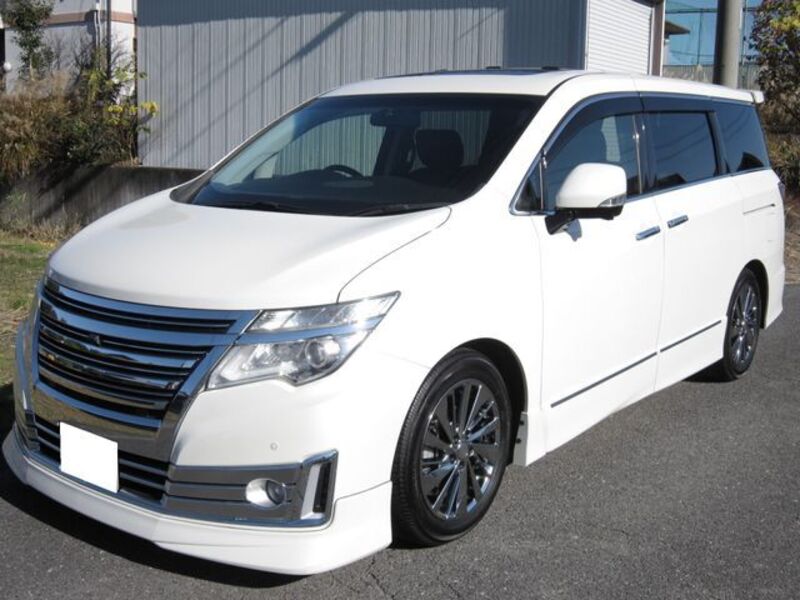 NISSAN ELGRAND
