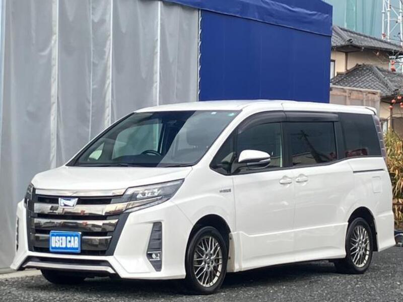 TOYOTA NOAH