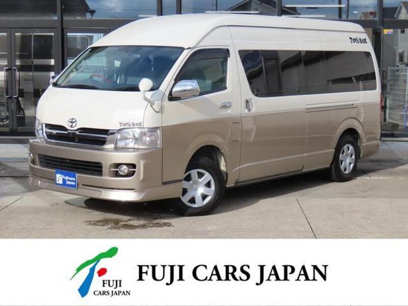 TOYOTA HIACE VAN