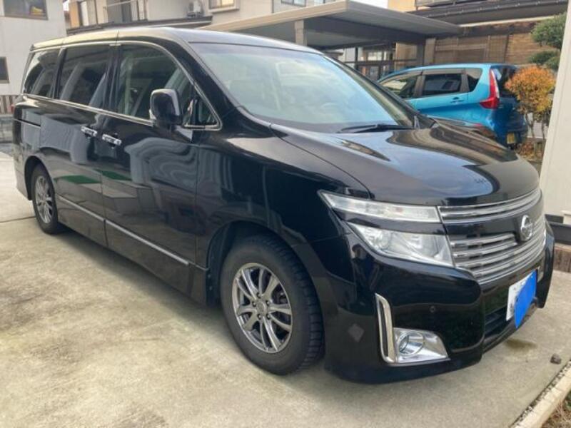 NISSAN ELGRAND