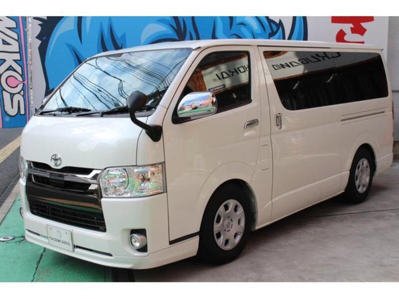 TOYOTA HIACE VAN