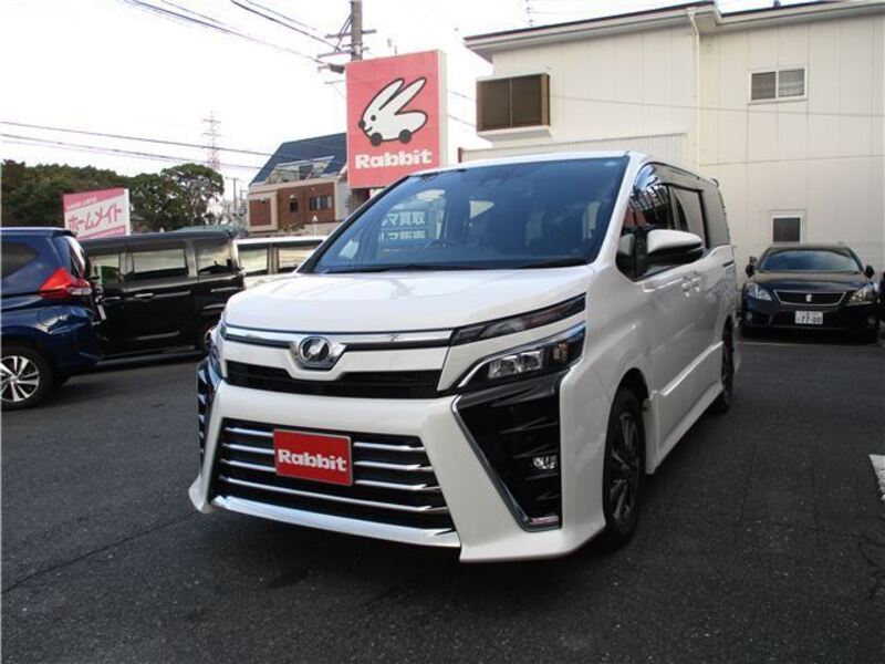 TOYOTA VOXY