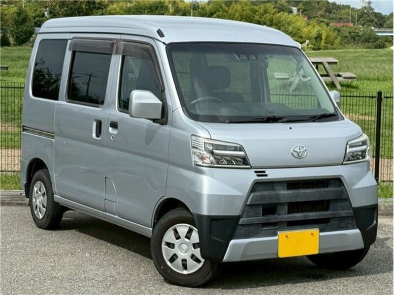 TOYOTA PIXIS VAN