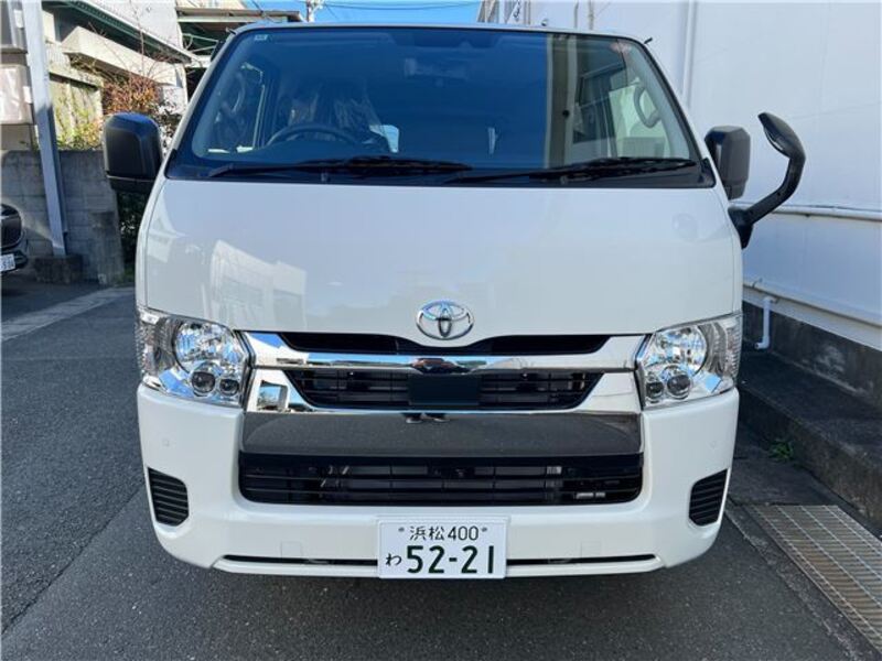 TOYOTA HIACE