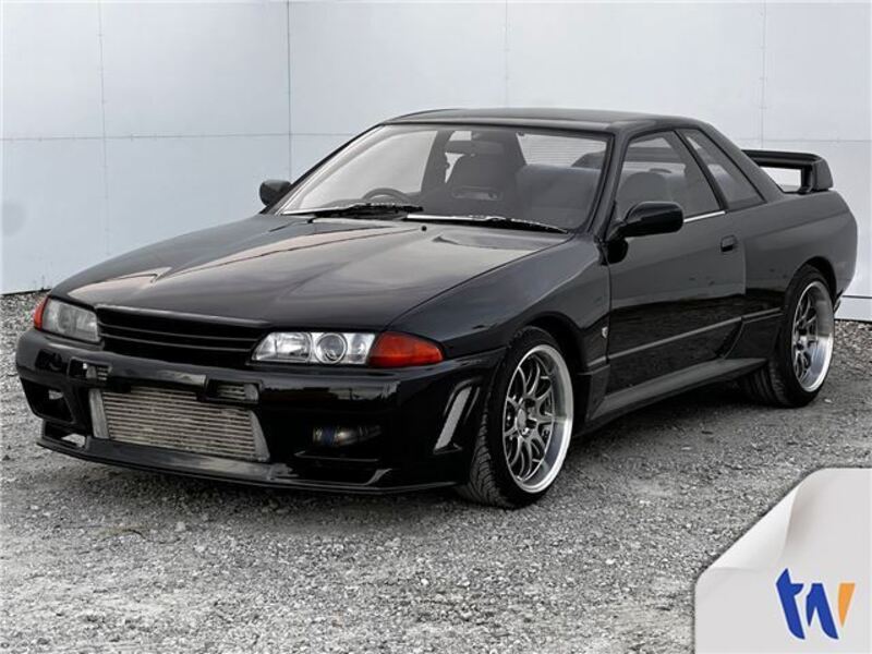 NISSAN SKYLINE