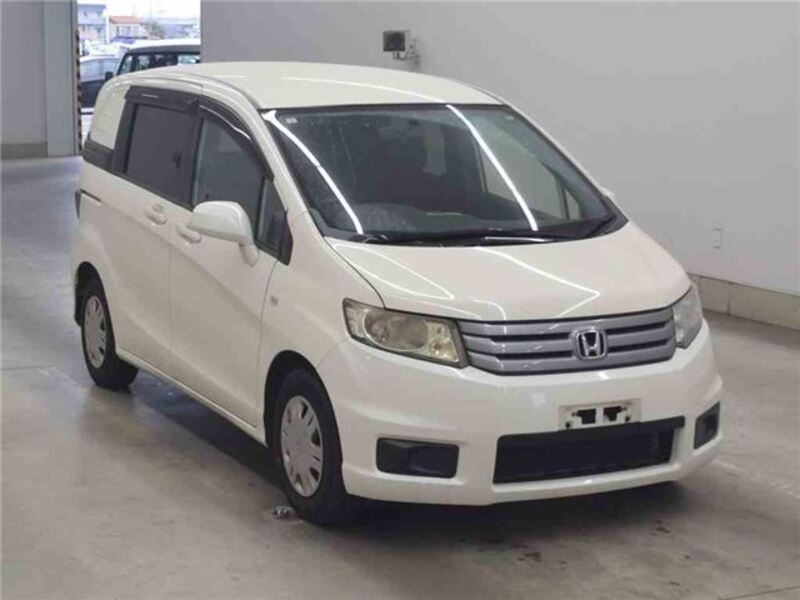 HONDA FREED SPIKE