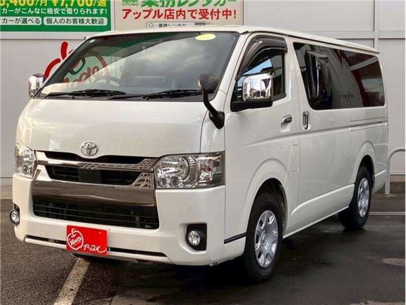 TOYOTA HIACE VAN