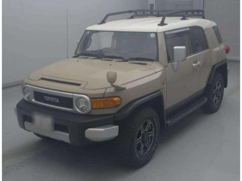 TOYOTA FJ CRUISER