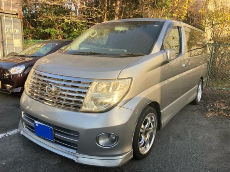 NISSAN ELGRAND