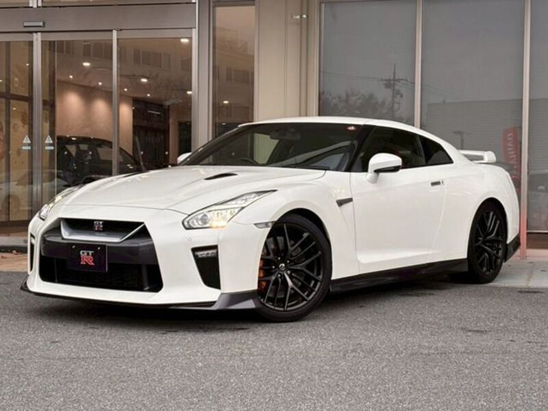 NISSAN GT-R
