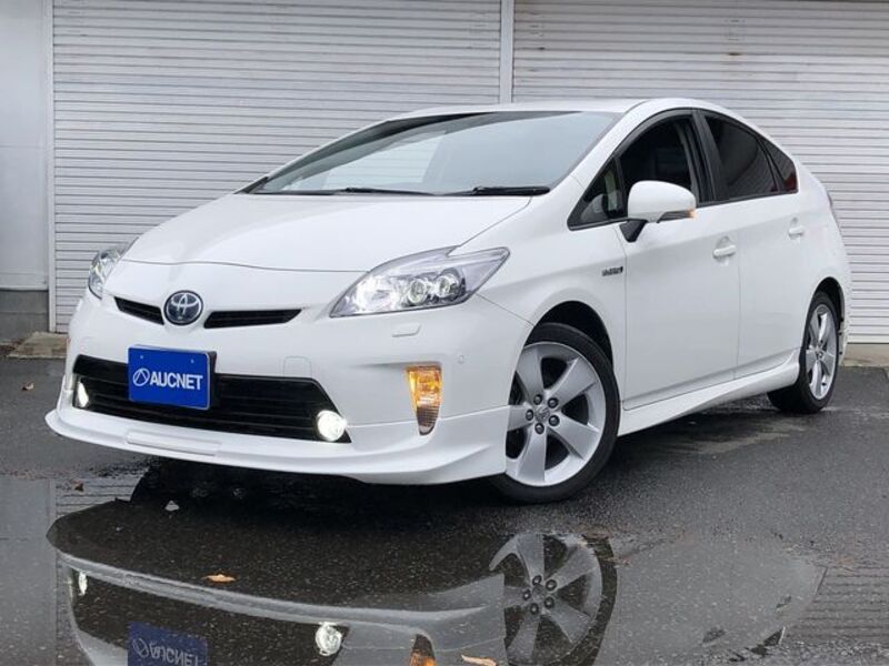 TOYOTA PRIUS