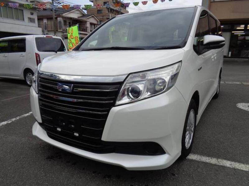 TOYOTA NOAH