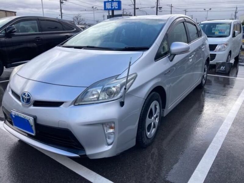 TOYOTA PRIUS
