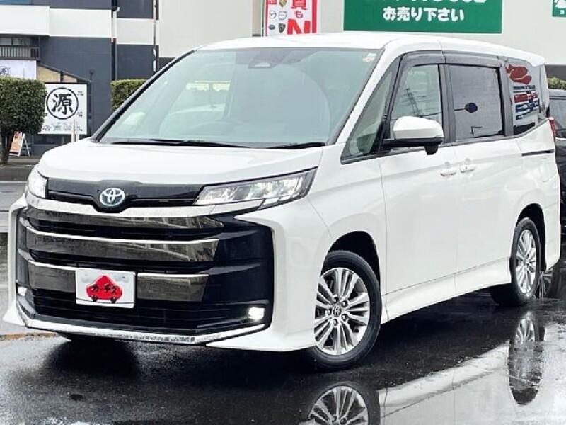 TOYOTA NOAH