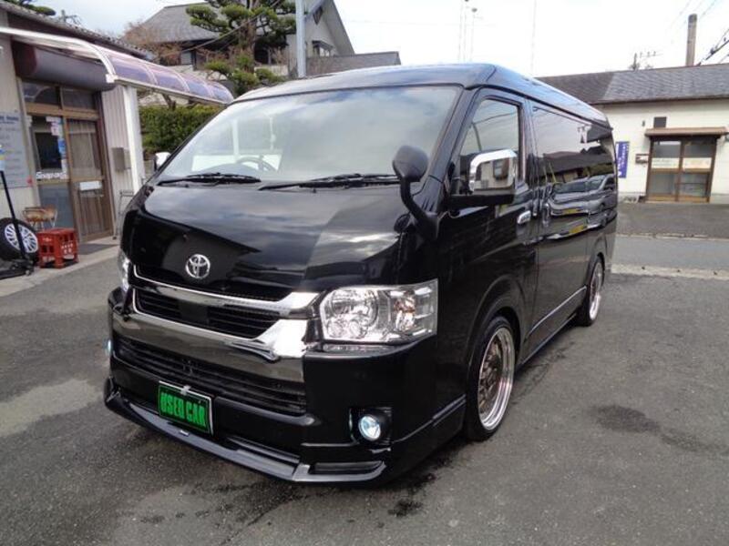 TOYOTA HIACE VAN