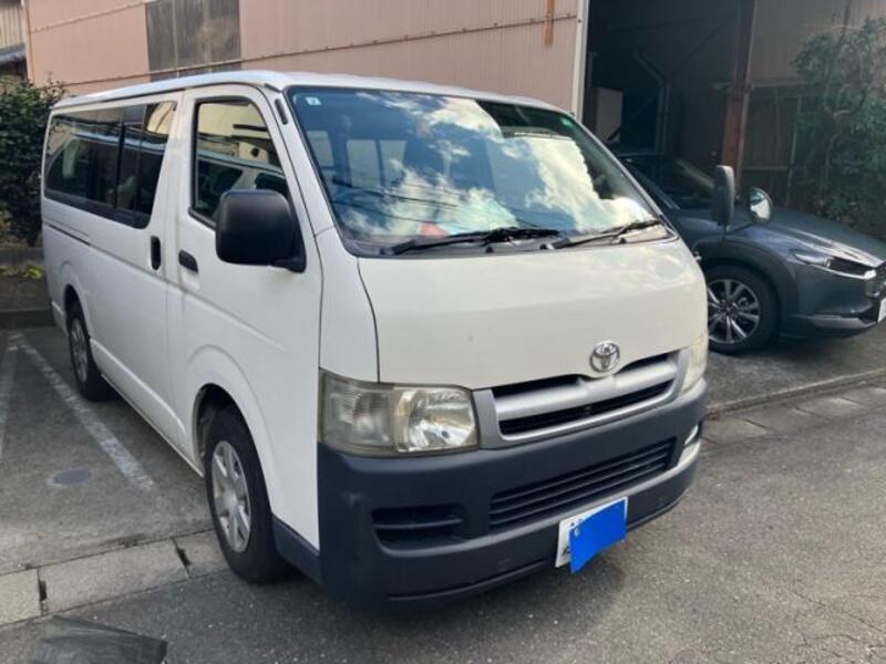 TOYOTA HIACE VAN