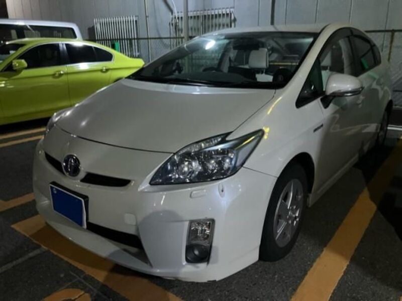 TOYOTA PRIUS