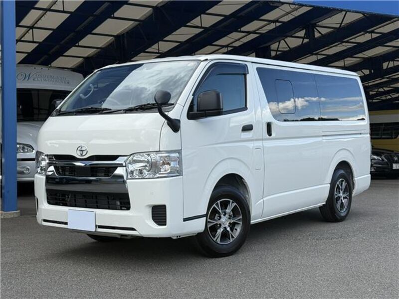 TOYOTA HIACE
