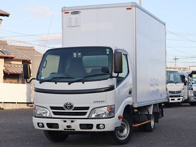 TOYOTA DYNA