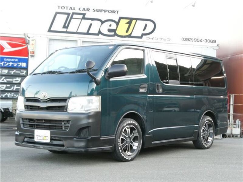 TOYOTA HIACE VAN
