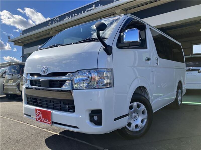 TOYOTA HIACE