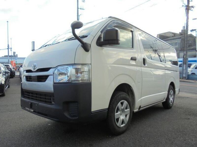 TOYOTA HIACE VAN