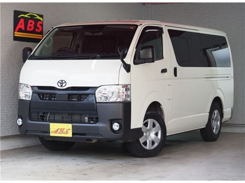 TOYOTA HIACE