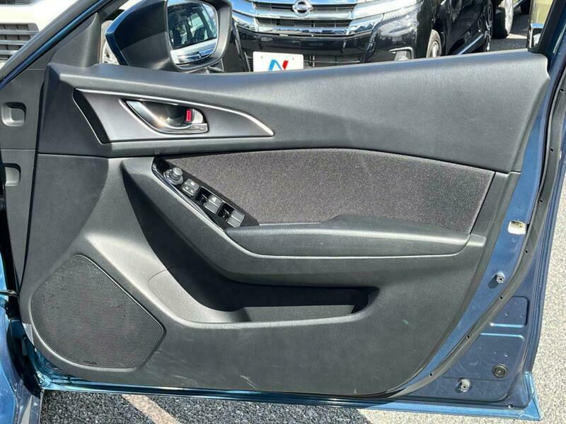 Axela Sport