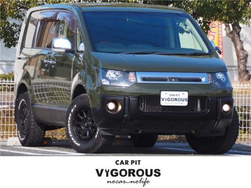 MITSUBISHI DELICA D5