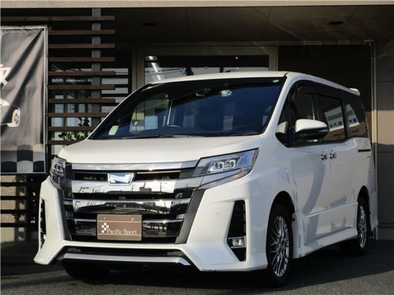 TOYOTA NOAH