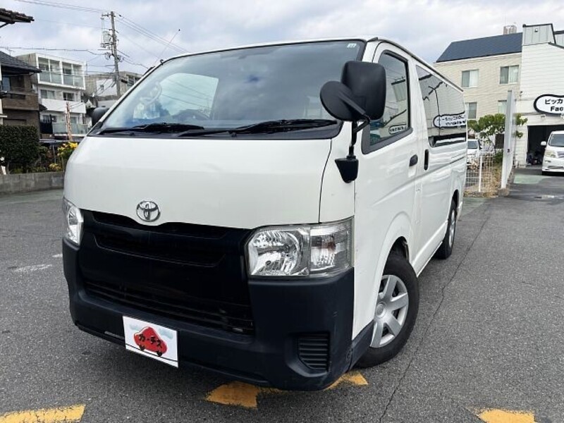 TOYOTA HIACE VAN