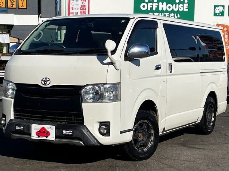 TOYOTA HIACE VAN