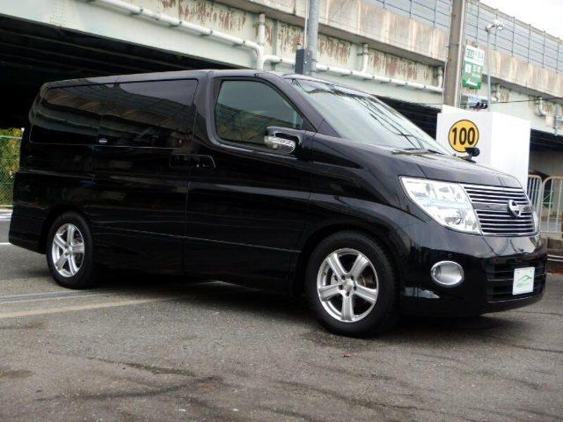 NISSAN ELGRAND