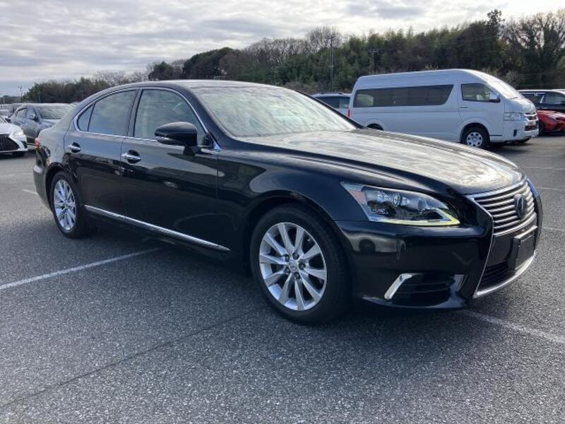 LEXUS LS