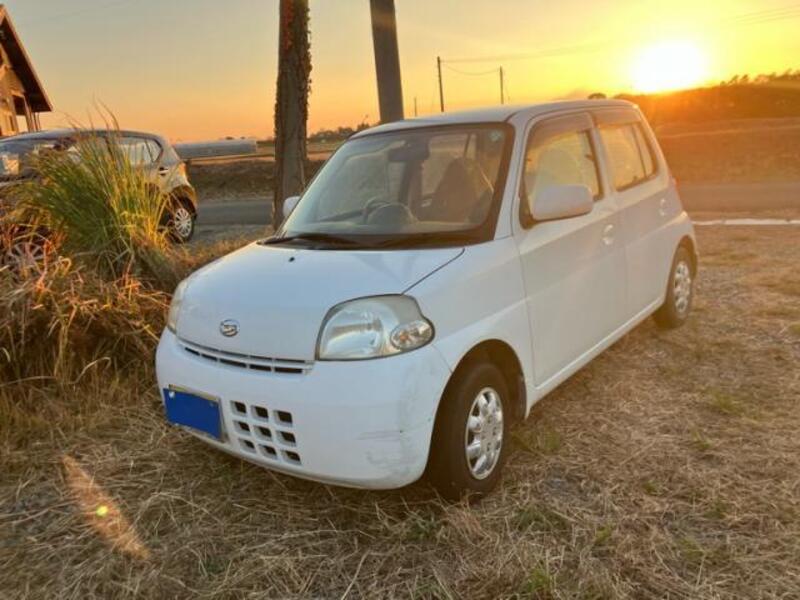 DAIHATSU ESSE